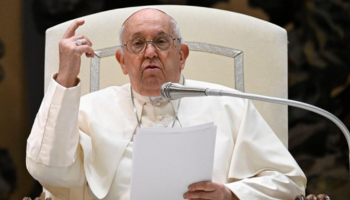 Papa: a vida espiritual do cristão exige um combate contínuo