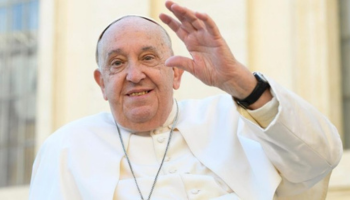 Papa: Maria é instrumento do Espírito Santo na sua ação santificadora