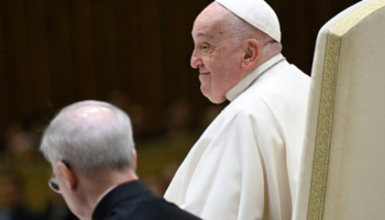 Papa: Maria não teme os perigos, mas vai ao encontro dos outros