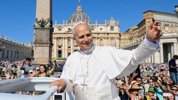 Papa: “A Eucaristia celebra-se não só no altar, mas também na vida quotidiana”