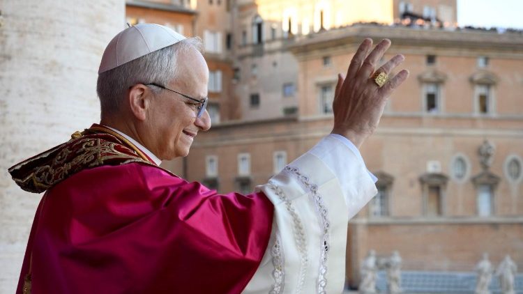 O Papa: a sede de Jesus na cruz é a nossa também. Clamor de uma humanidade ferida